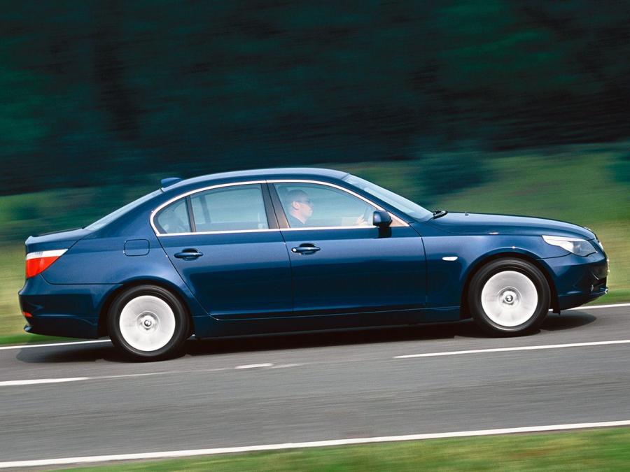  BMW 520i Sedan 2003 года  (UK) (фото 10 из 12)